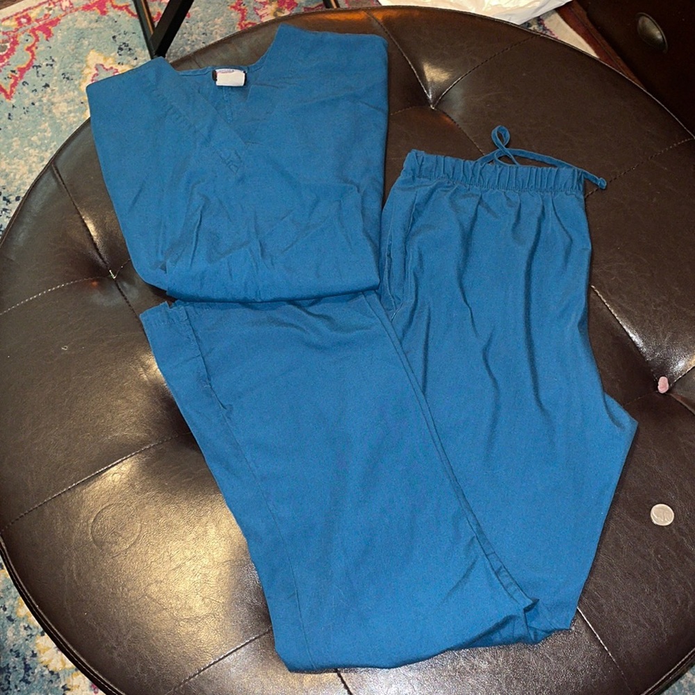 Scrub set. ***flawed/ read description